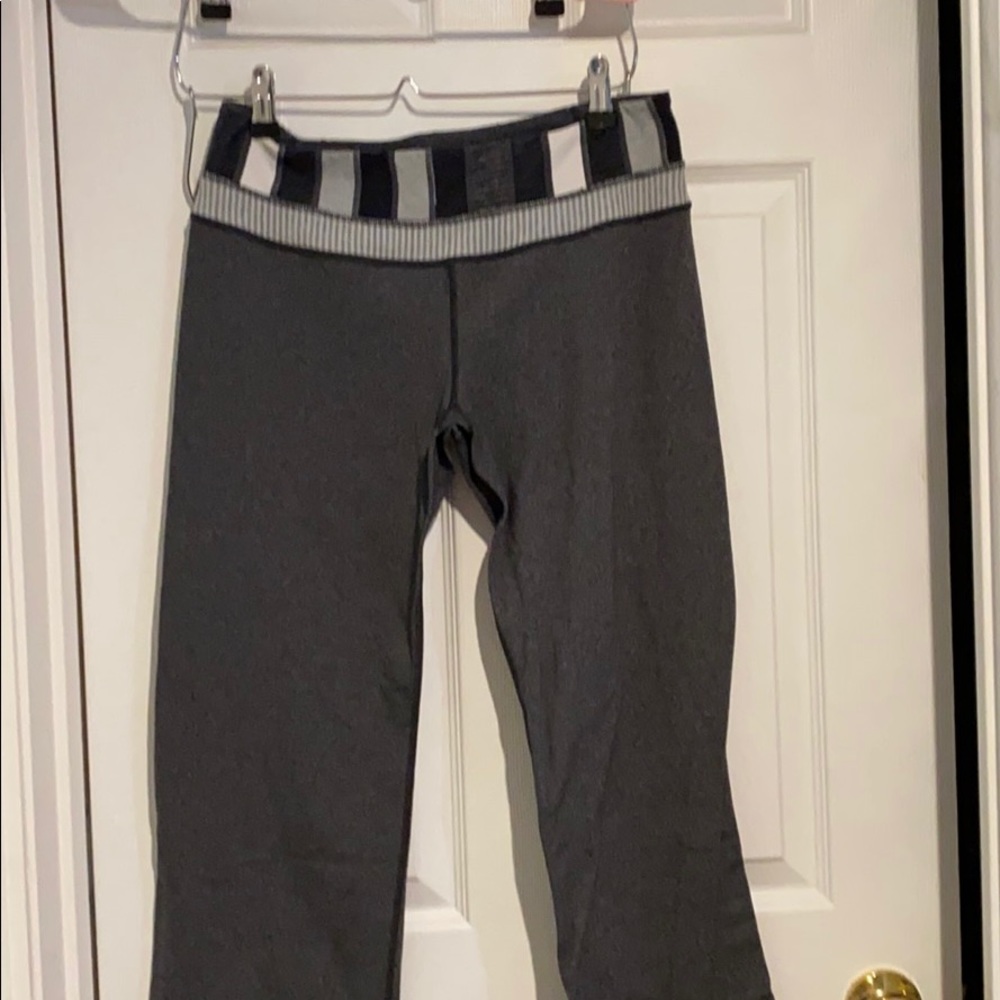 Lululemon size 8L yoga pants